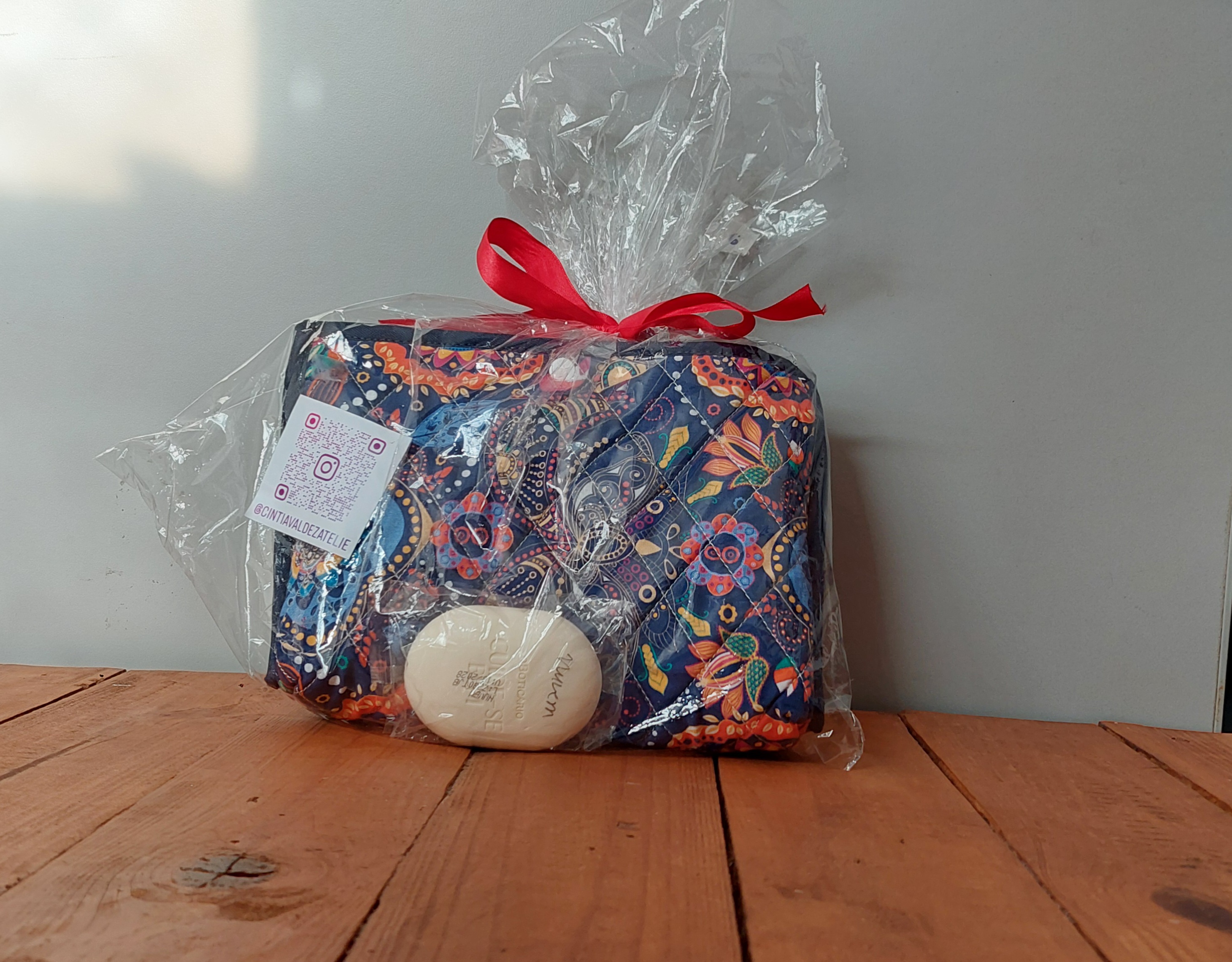 Kit necessaire e sabonete