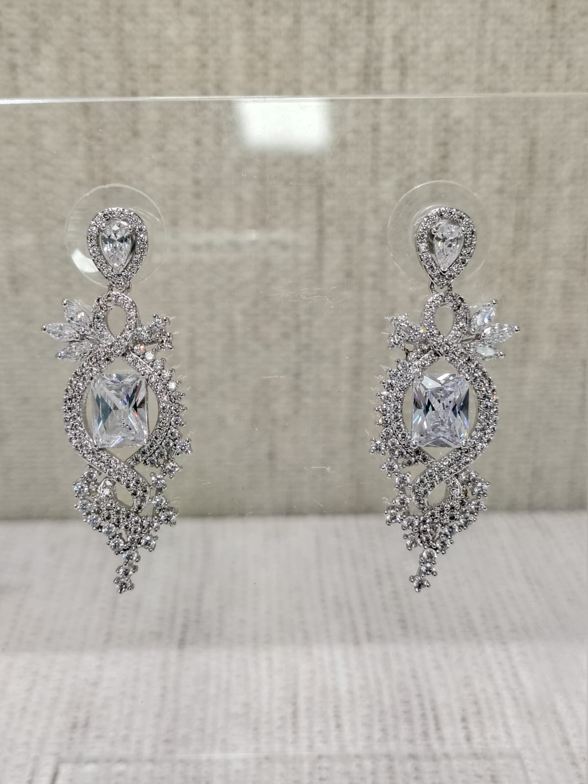 Brinco Cravejado Zircônia Princesa Gota Luxo