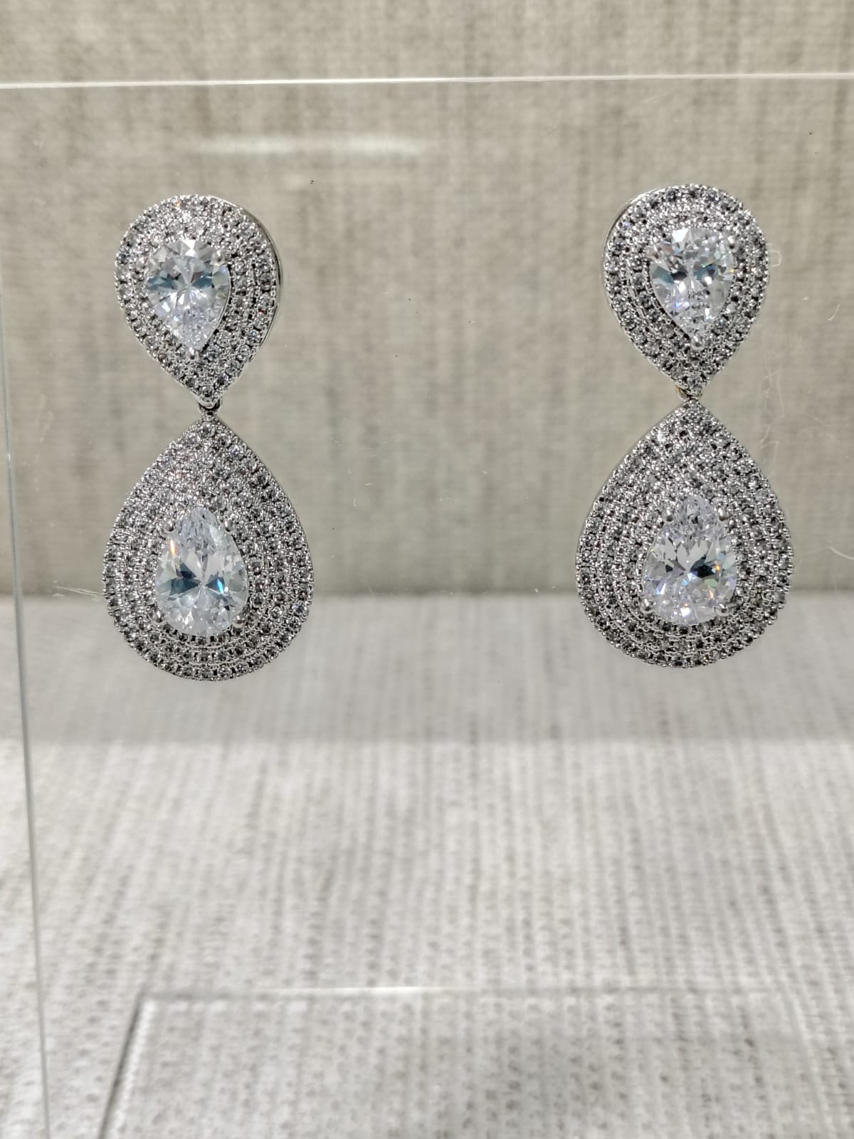 Brinco Gota Luxo Cristal 3D