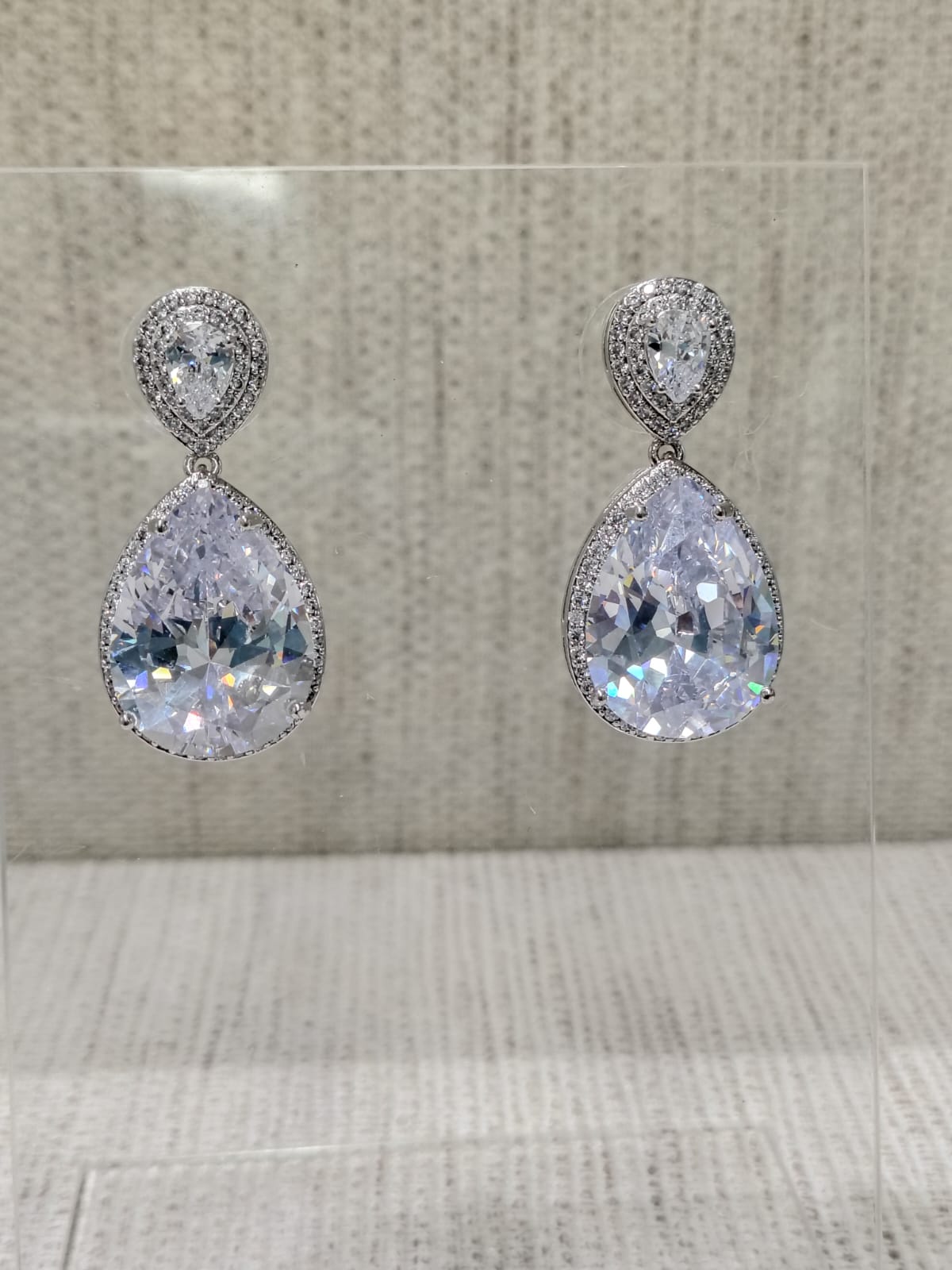 Brinco Gota Dupla Cravejada Luxo G