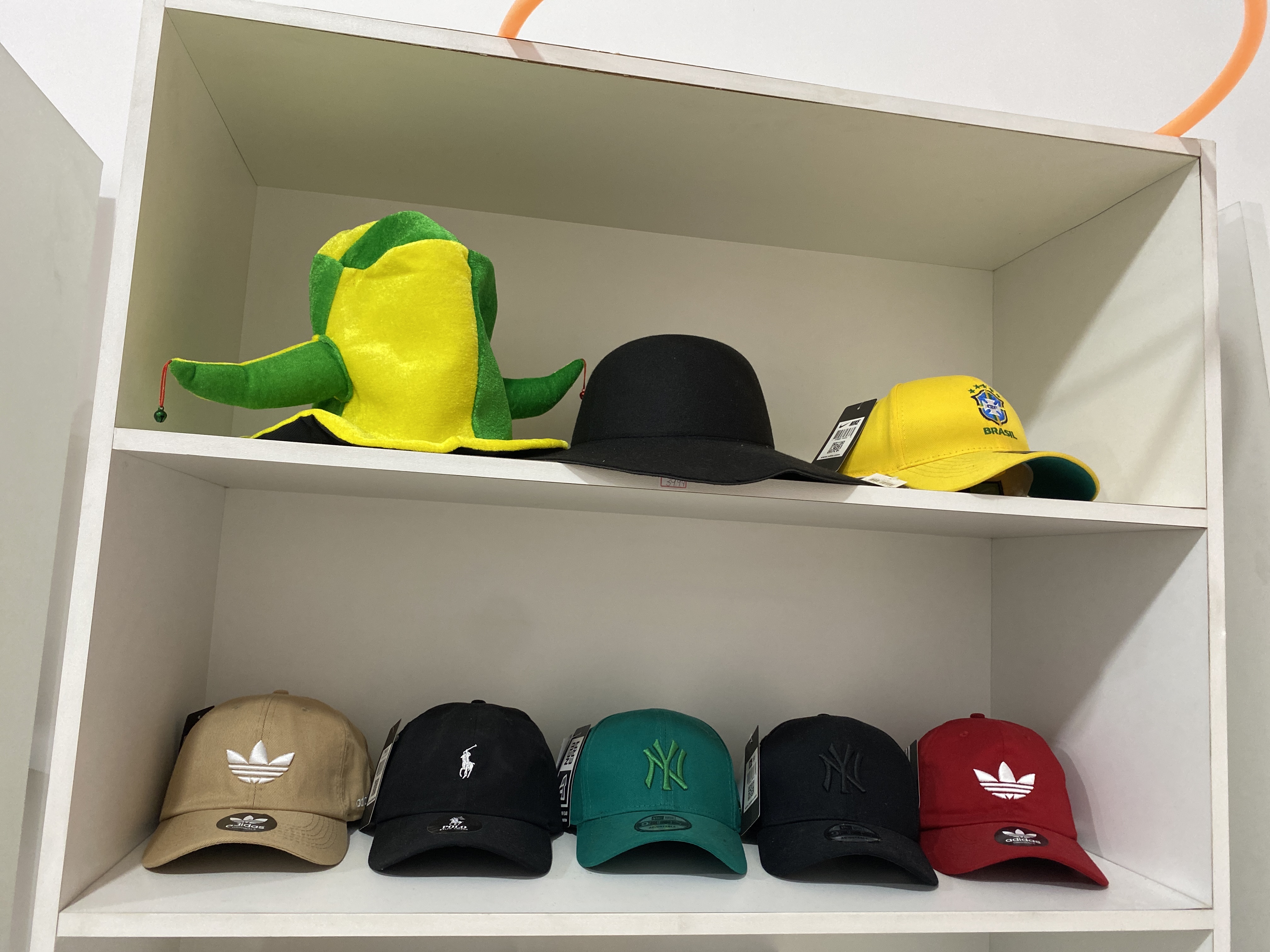 Bonés e chapéus